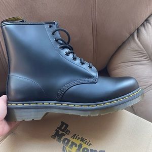 Dr. Martens Smooth Black - Men’s 10